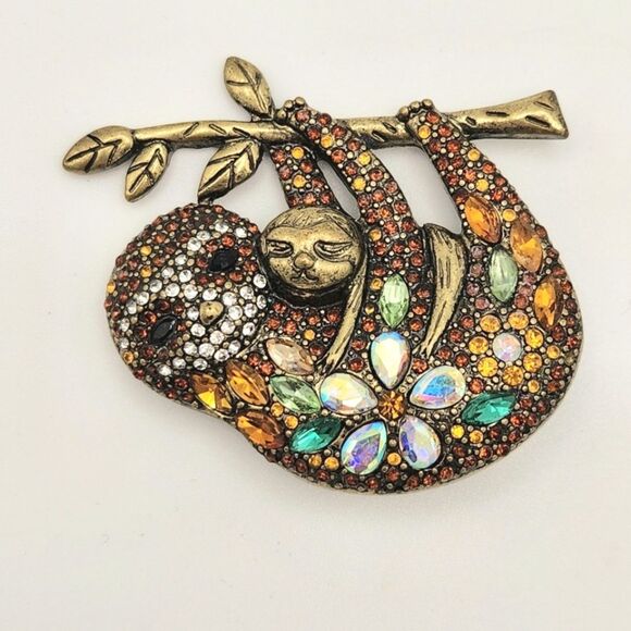 Rhinestone Sloth Mother and Baby Gold Tone Brooch Pin Embellishment Jewelry - Picture 1 of 4
